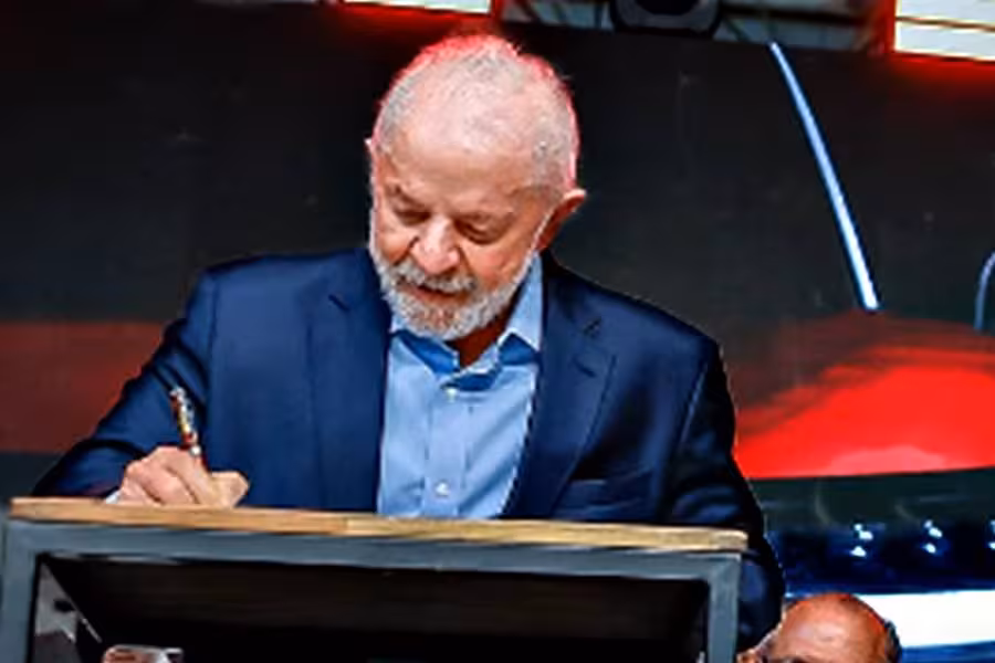 Efeito Lula: mercado erra de novo e desemprego no Brasil cai para 6,6%, a menor taxa no mês de abril