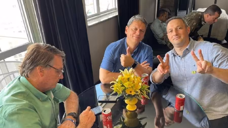Bolsonaro, Tarcísio e Derrite - Imagem reprodução Instagram via UOL