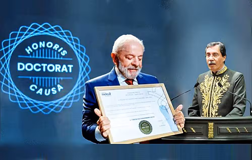 Lula com o título de Doutor Honoris Causa recebido de Universidade em Paris (Foto: Ricardo Stuckert) | Merval Pereira durante posse na Academia Brasileira de Letras (Crédito: ABL)