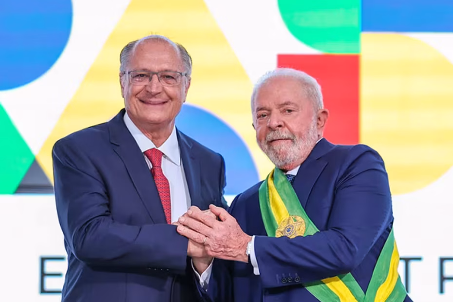 Geraldo Alckmin e Lula durante posse do vice como ministro do Desenvolvimento, Indústria, Comércio e Serviços |1.1.2023| Foto: Ricardo Stuckert/Flickr