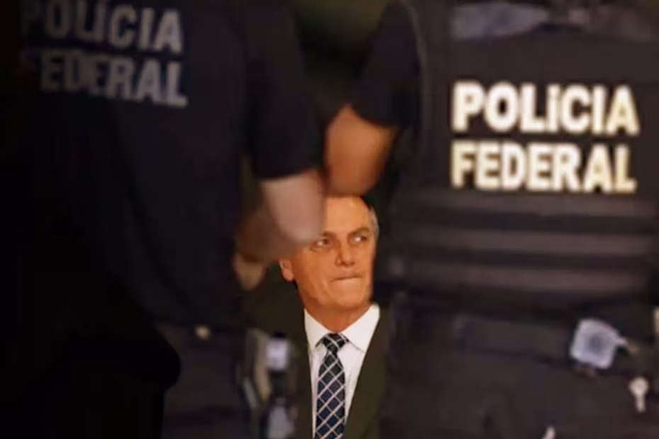 O ex-presidente Jair Bolsonaro, réu no STF por tentativa de golpe de Estado / Imagem reprodução redes sociais | Agentes da Polícia Federal / Foto divulgação/PF | Montagem