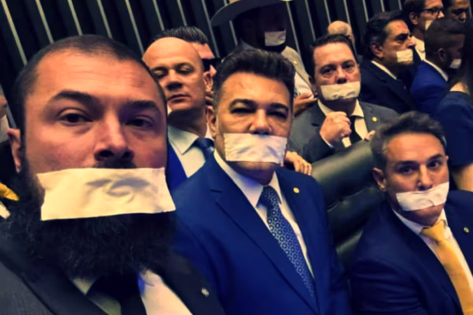 Deputados bolsonaristas durante protesto na Câmara | Redes sociais