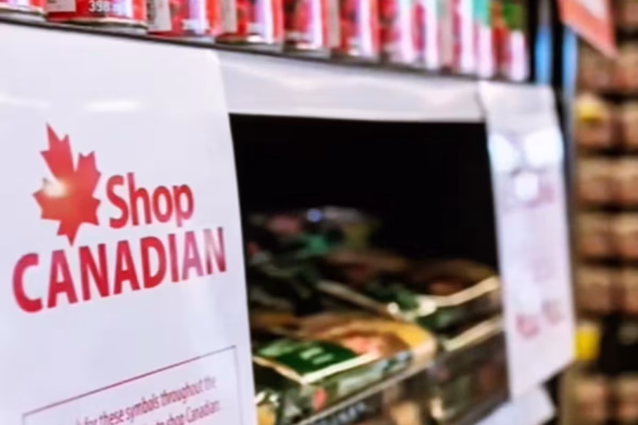 Loja de alimentos no Canadá mostra indicações para produtos produzidos no país, em boicote aos oriundos dos EUA após tarifaço de Trump | Imagem reprodução CNBC