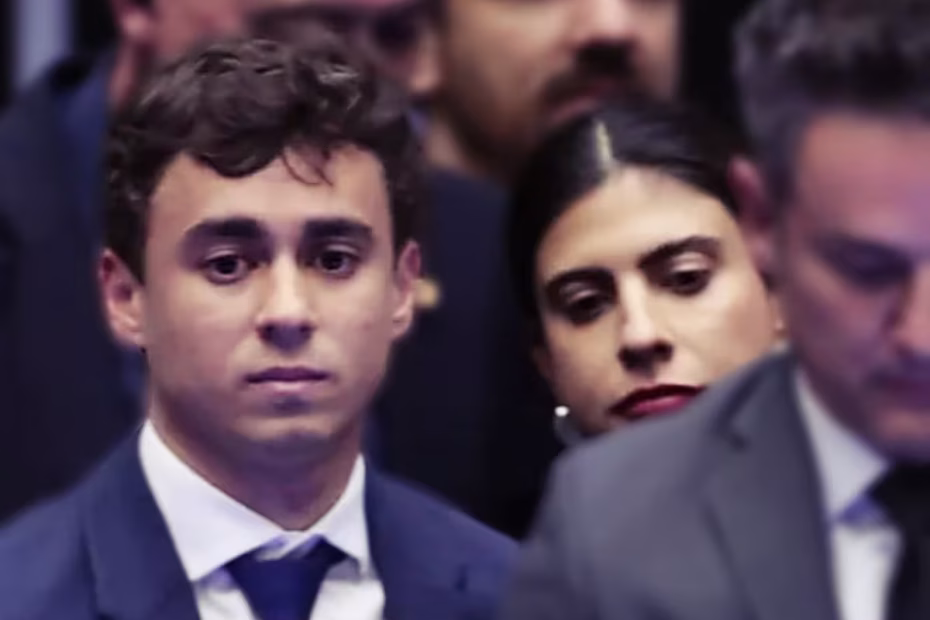 Os deputados federais Nikolas Ferreira e Camila Jara protagonizaram episódio controverso durante os tumultos na Câmara em que o presidente Hugo Motta foi retirado de sua cadeira da Mesa Diretora | Imagem reprodução/X via ICL Notícias