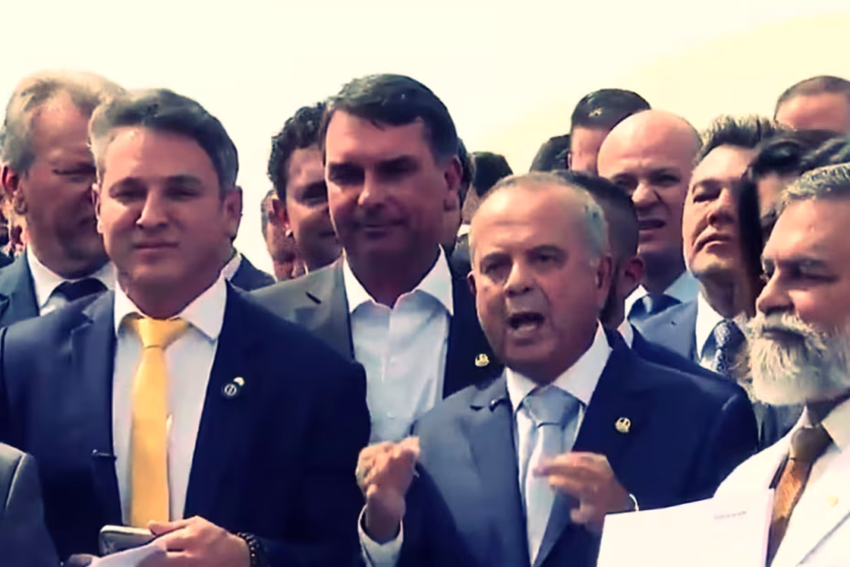 Senador Rogério Marinho discursa para a imprensa comunicando obstrução de sessões do Congresso Nacional para exigir anistia a condenados |5.8.2025| imagem reprodução CNN Brasil