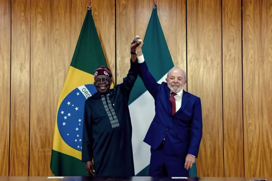 "Foi uma honra receber o Presidente Tinubu no Palácio do Planalto. Esta é a terceira viagem do Presidente Tinubu ao Brasil em menos de um ano. Ele veio ao Rio de Janeiro para as Cúpulas do G20 e do BRICS. Por anos, a Nigéria foi nosso maior parceiro comercial na África. Mas, na última década, o intercâmbio diminuiu drasticamente. De 10 bilhões de dólares em 2014, passamos a 2 bilhões de dólares, em 2024. Não foi por acaso. Nos últimos governos, o Brasil se distanciou da África. Duas das maiores economias da América Latina e da África devem ter um intercâmbio muito maior. Quando o presidente Tinubu e eu nos encontramos à margem da Cúpula da União Africana, em 2024, decidimos que essa situação precisava mudar" (LUIZ INÁCIO LULA DA SILVA - Presidente do Brasil) 25.8.2025 / FOTO: Ricardo Stuckert