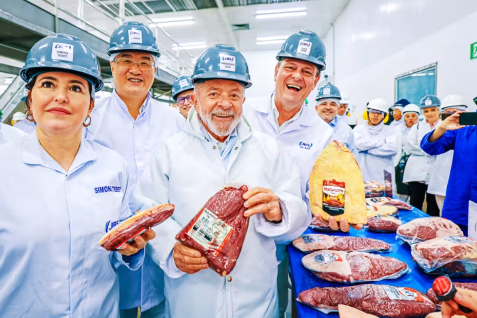 Lula, em visita à planta frigorífica de Campo Grande: ampliando as vendas brasileiras ao mundo / Foto: Ricardo Stuckert