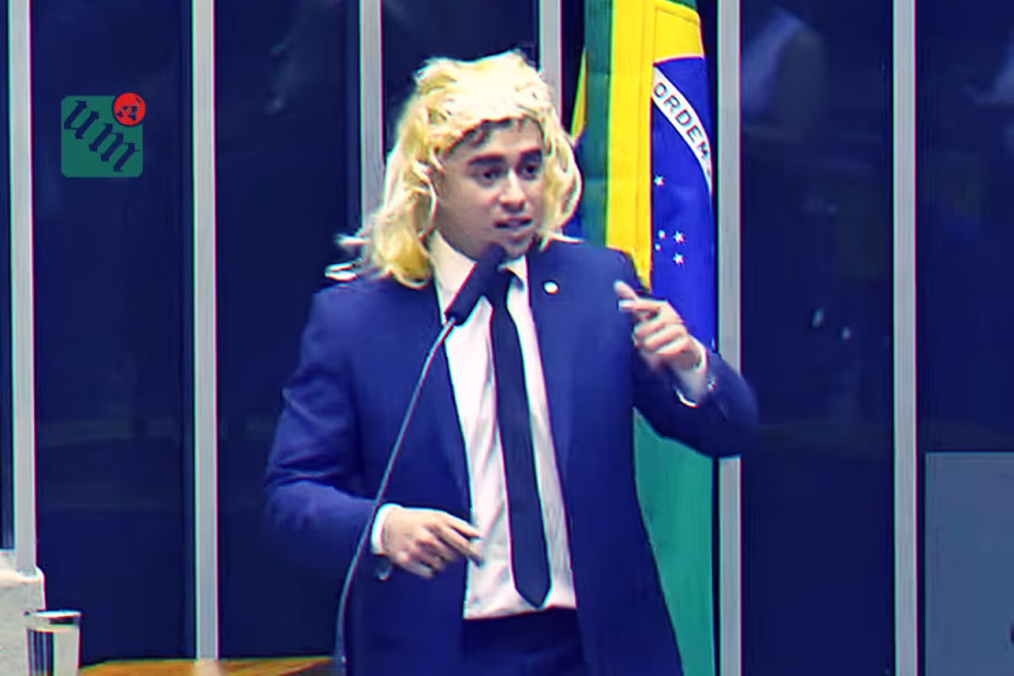 O deputado federal bolsonarista Nikolas Ferreira usa uma peruca no Dia Internacional da Mulher 8.3.2023| Imagem reprodução/TV Câmara/YouTube