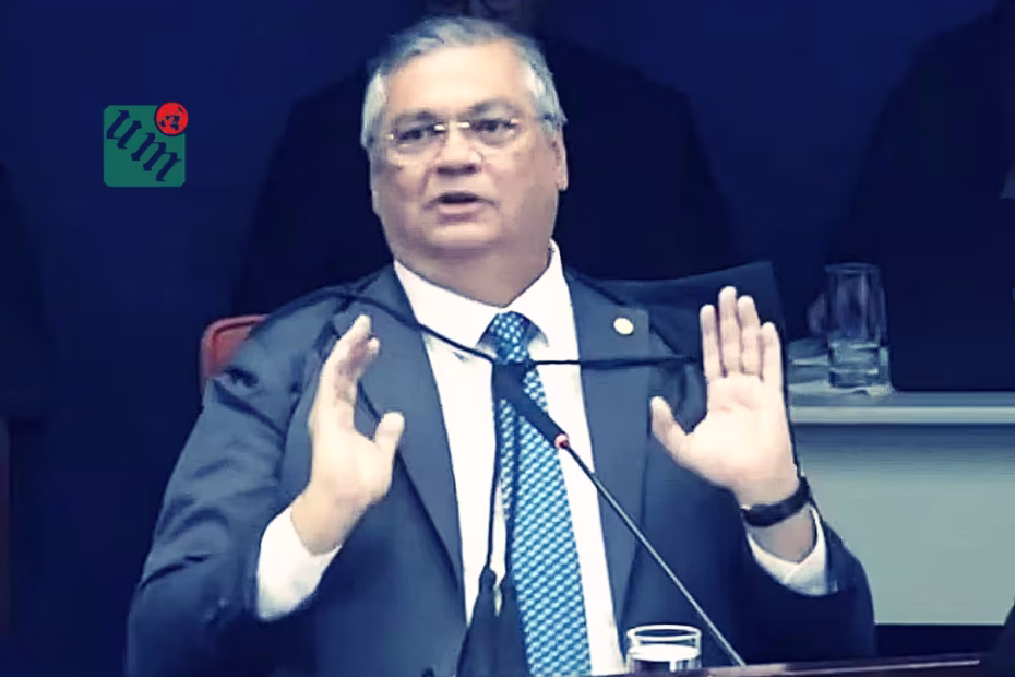 O ministro da Primeira Turma do STF, Flávio Dino, durante voto na sessão que julga Bolsonaro e outros réus por tentativa de golpe de Estado 9.9.2025 Imagem reprodução/TV Justiça