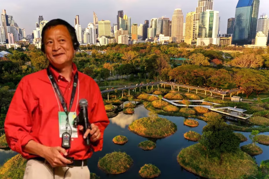 Ao fundo, o Parque Florestal Benjakitti, Bangkok, Tailândia, 2022 (Foto: Turenscape/Cultural Landscape Foundation), materializa o conceito de "cidades-esponja" de Kongjian Yu (Foto: Tomaz Silva/Agência Brasil), transformando uma área industrial em um pulmão verde resiliente