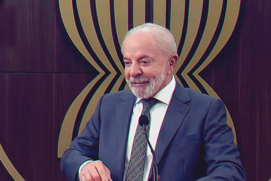 Lula conversa com a imprensa brasileira em Jacarta, na Indonésia 25.10.2025 Imagem reprodução/Canal.Gov