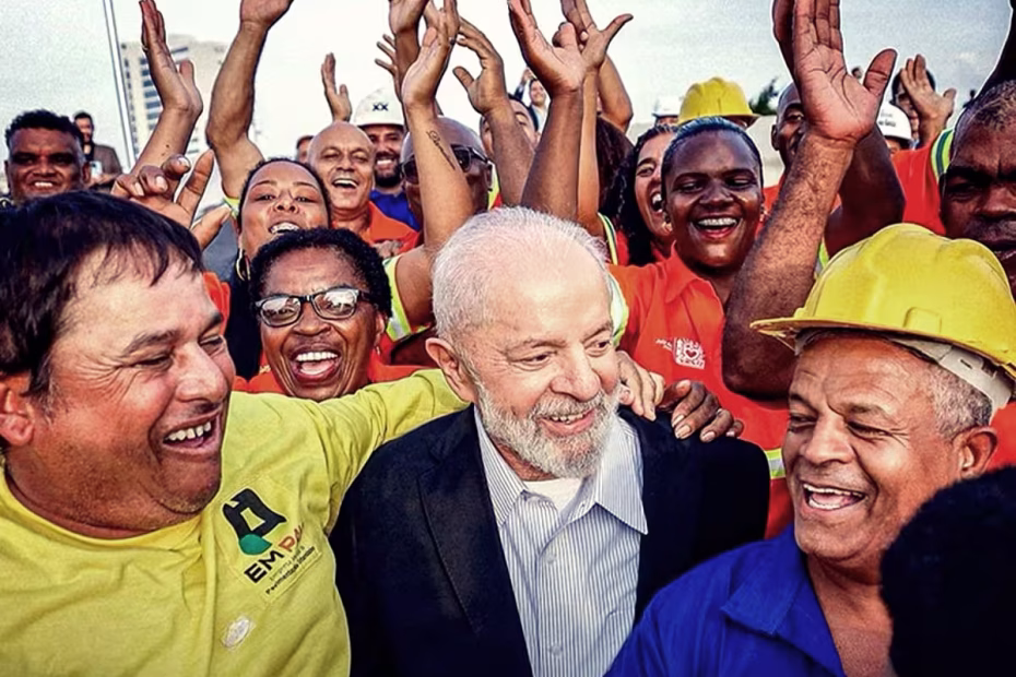 Lula e trabalhadores - Imagem divulgação aprovação isenção IR para quem ganha até R$ 5 mil