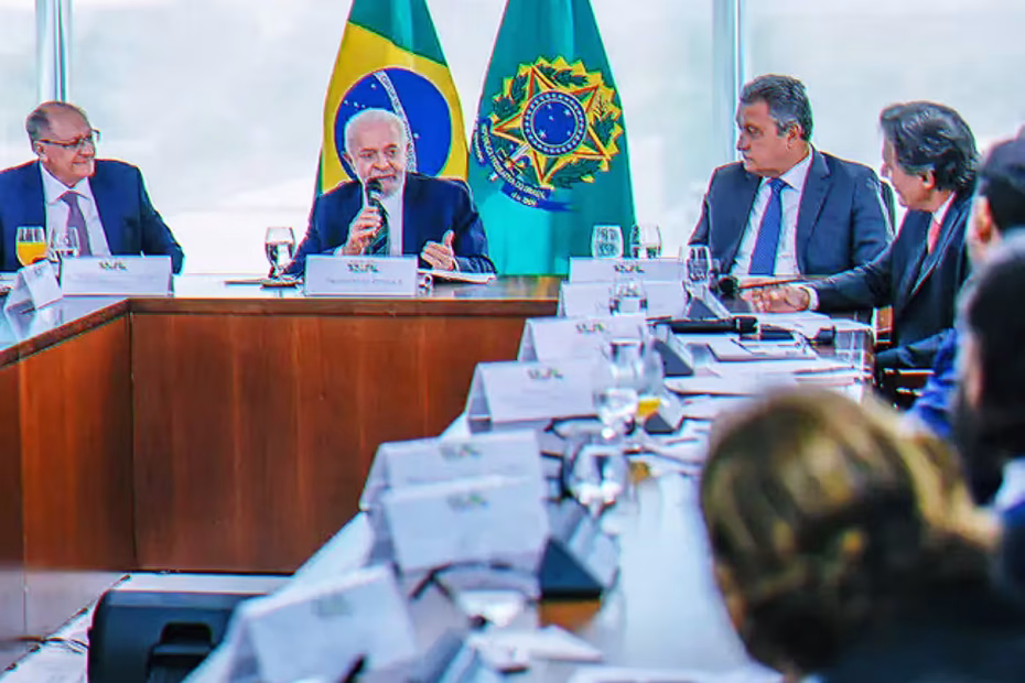 Presidente Lula durante reunião com ministros, no Palácio do Planalto, em Brasília (DF) |16.9.2024| Foto: Ricardo Stuckert/PR