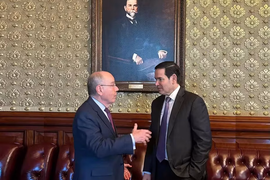 Encontro do ministro das Relações Internacionais do Presidente Lula, Mauro Vieira, com o secretário de Estado dos EUA designado por Trump, Marco Rubio | Foto divulgação Embaixada do Brasil em Washington